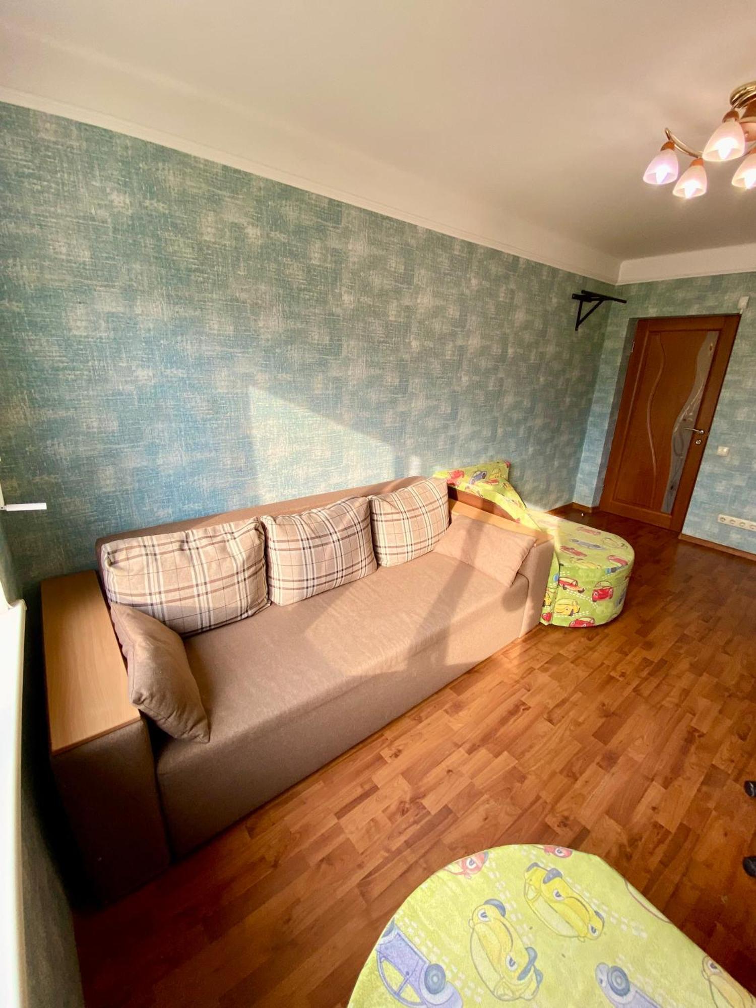 на воскресенці, поруч метро лівобережна, інститут серця, мвц Apartament